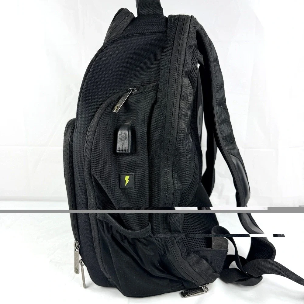 SWISSDIGITAL 38 L Laptop Backpack Simm 1.0 Deluxe Backpack Black